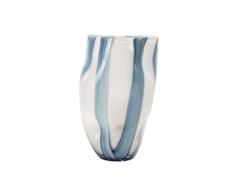 Nopsis vase