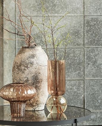 Ebony glas vase