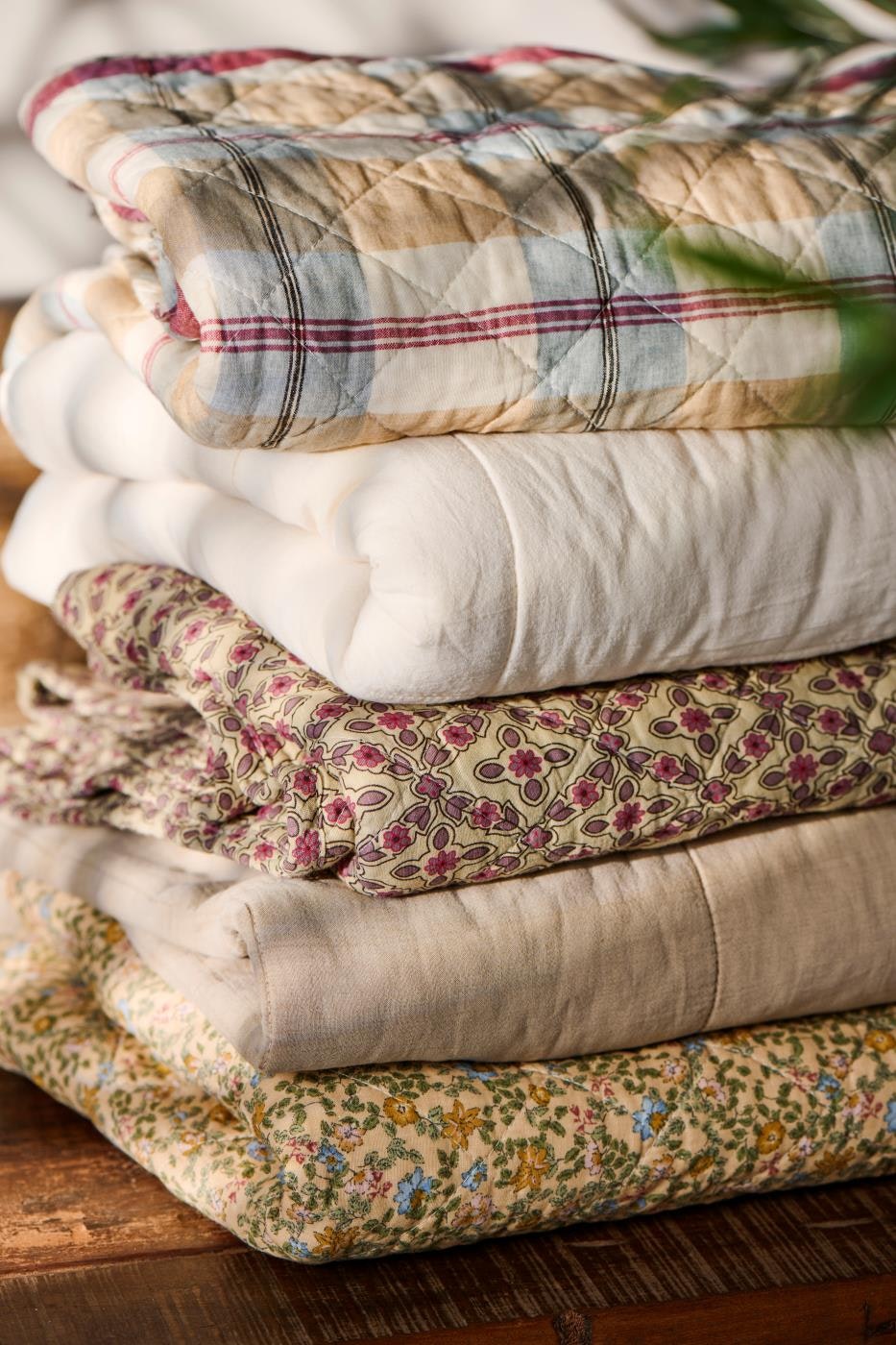 Quilt m/blåt, brunt og sandfarvet paisleymønster