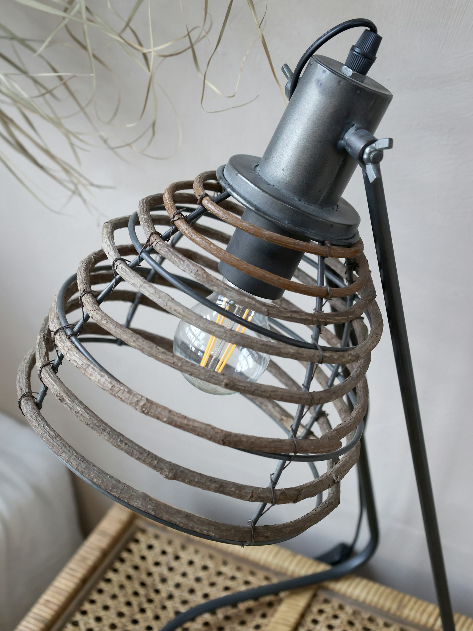 Lampe m. rattan skærm