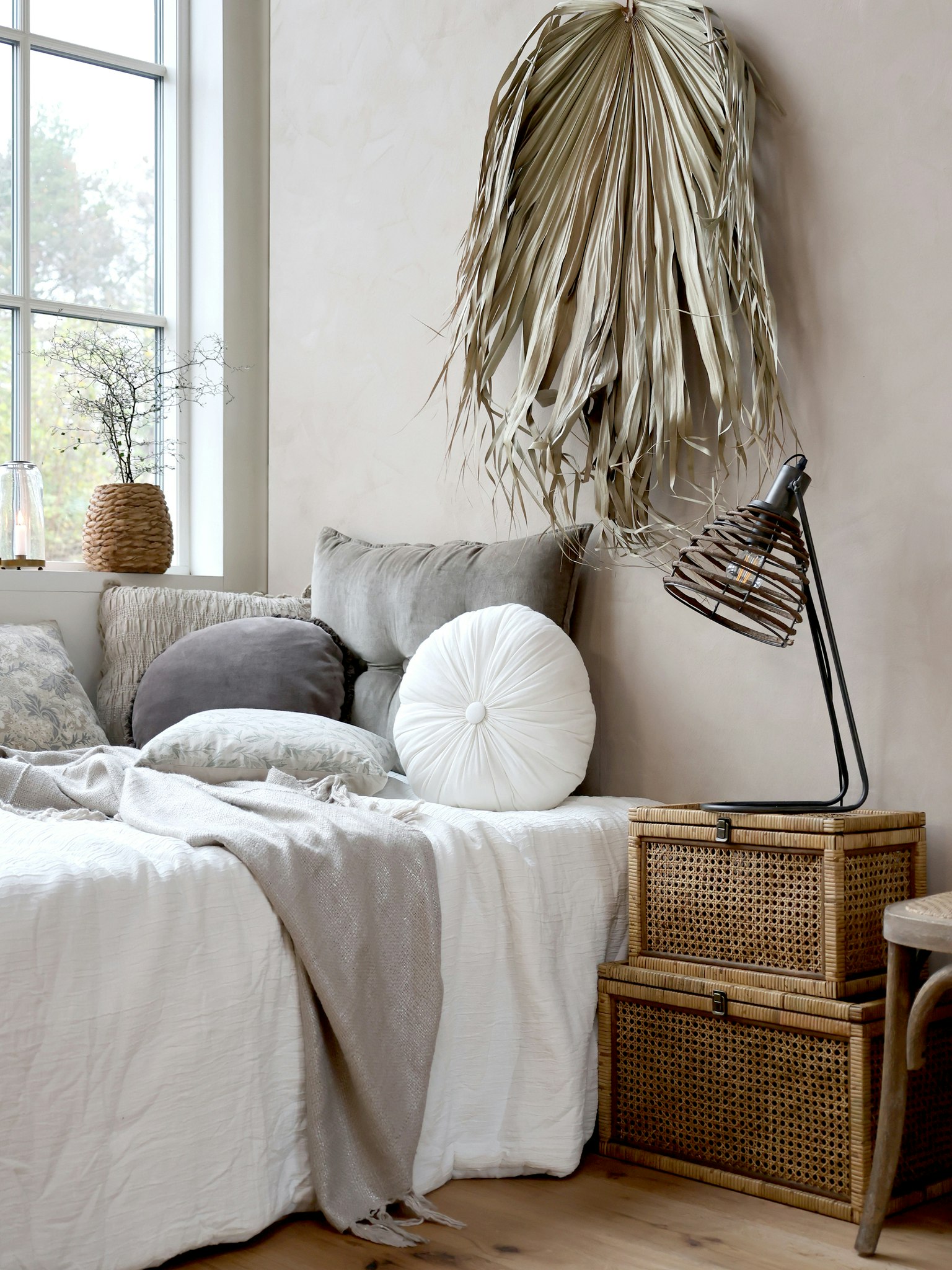Lampe m. rattan skærm