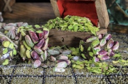King 1kg مبرومة ملوكية بالفستق