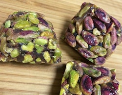 King 1kg راحة هرم ملوكي بالفستق الحلبي