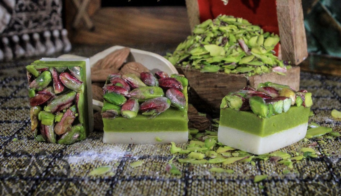 Lozina 1kg لوزينا موجه فستق