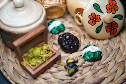 Sjokolade 1kg شوكولا مرة بالفستق روشيه