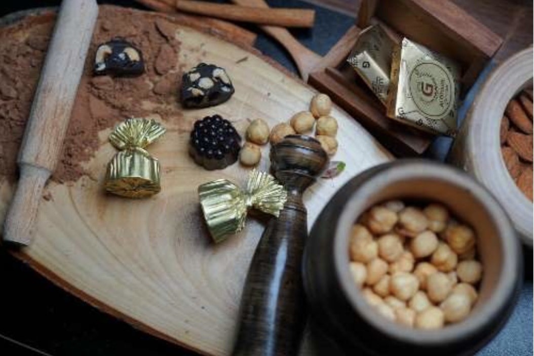 Hasselnøtt Sjokolade Dark 1kg كشاشة مرة بندق