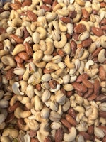 Sur Nøtter 1kg مكسرات حامضة