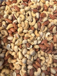 Sur Nøtter 1kg مكسرات حامضة