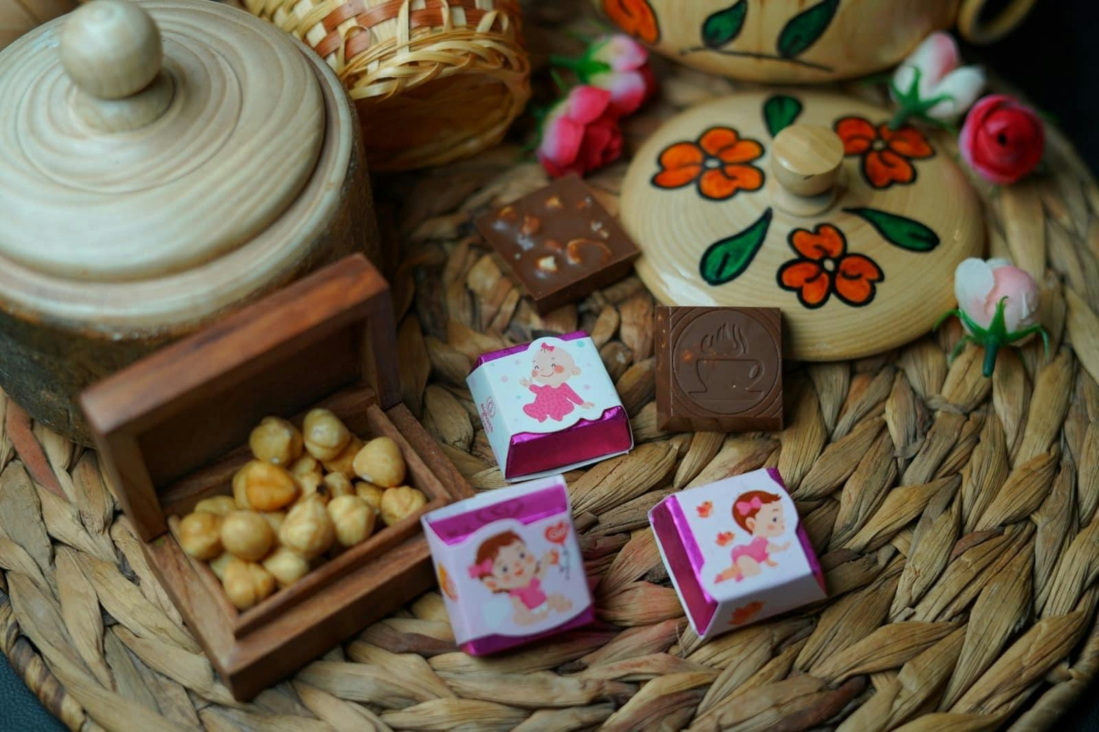 Girl Chocolate 1kg  شوكولا بنت بندق