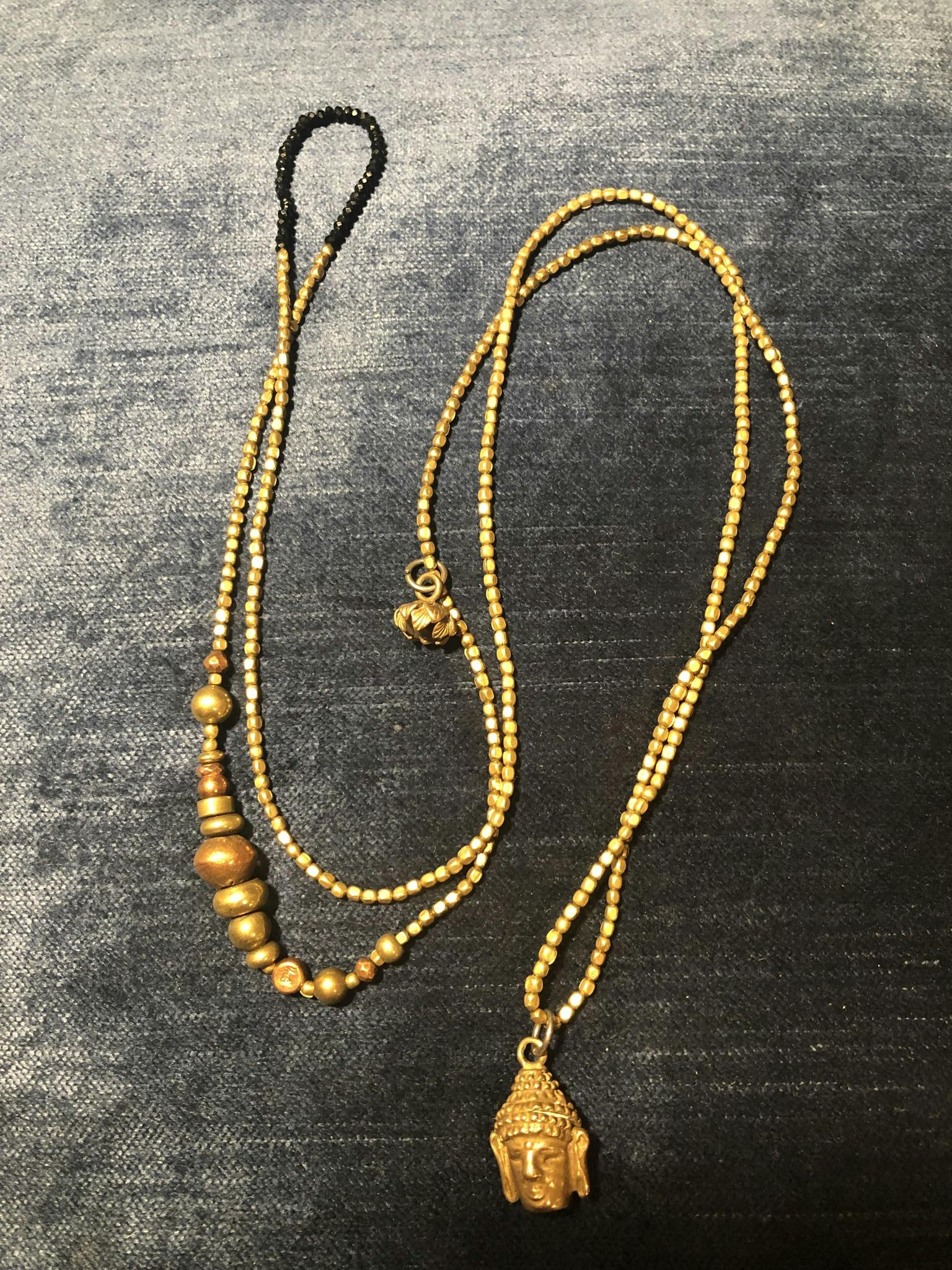 Budda hänge på halsband med blandade guld och koppar pärlor