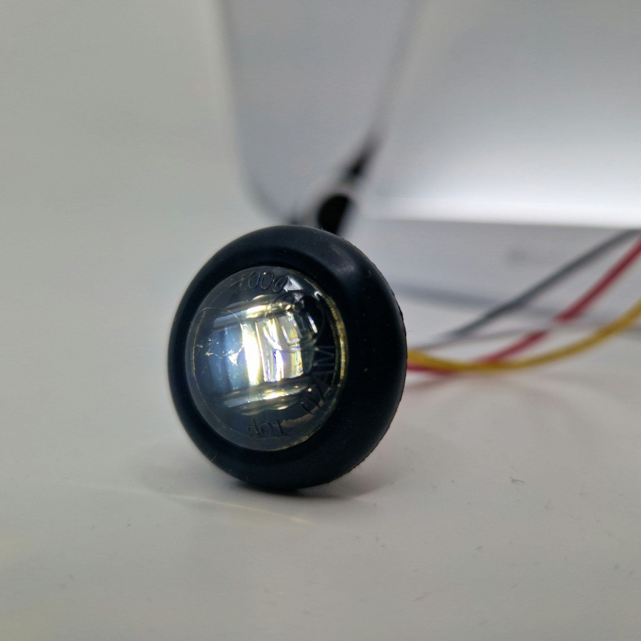 1LED Sotet 3-fargers markeringslys 12/24v 19mm- E-godkjent
