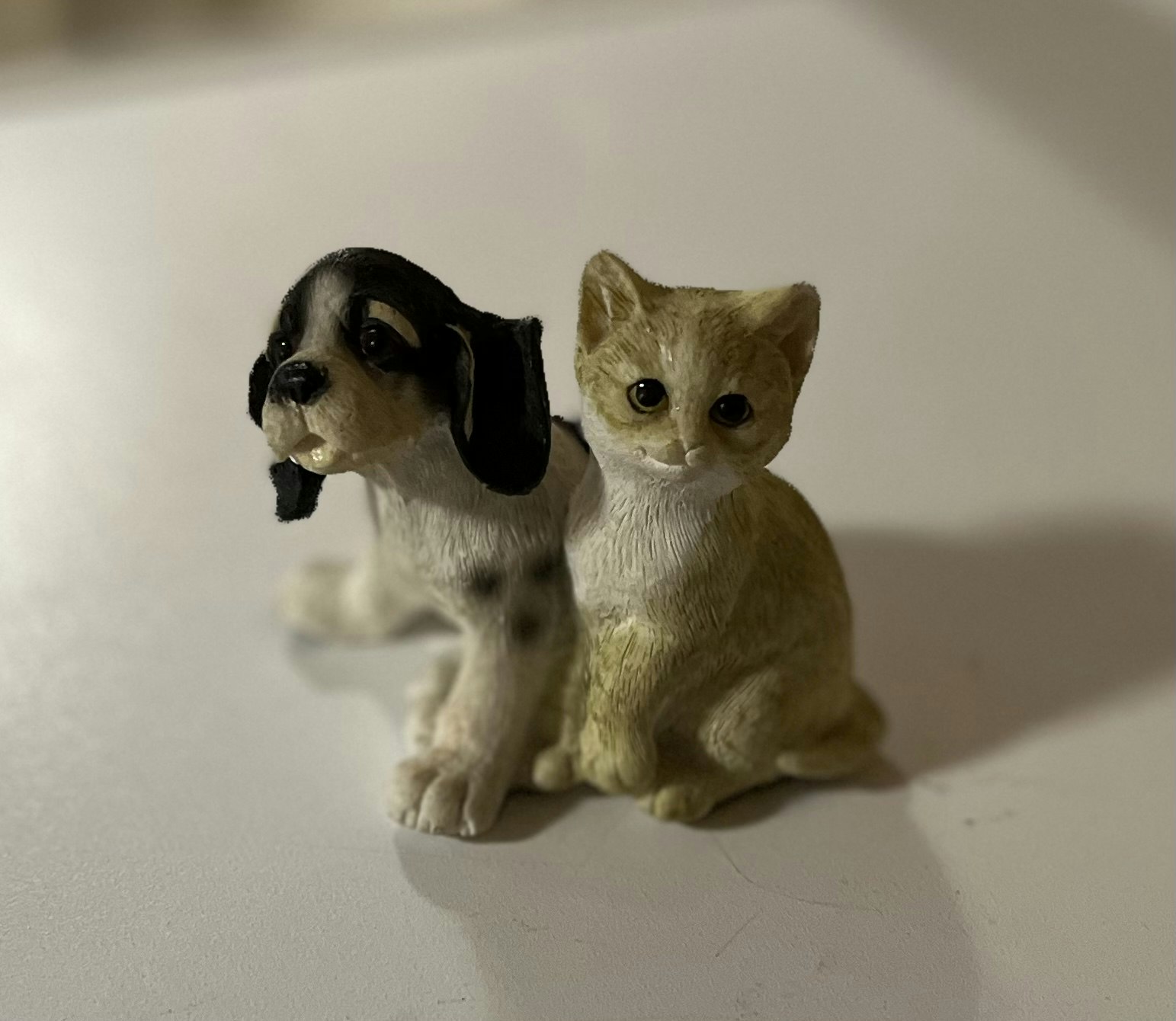 Figur med Hund og Kat