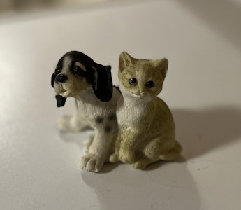 Figur med Hund og Kat