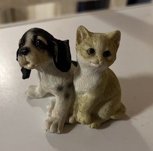 Figur med Hund og Kat