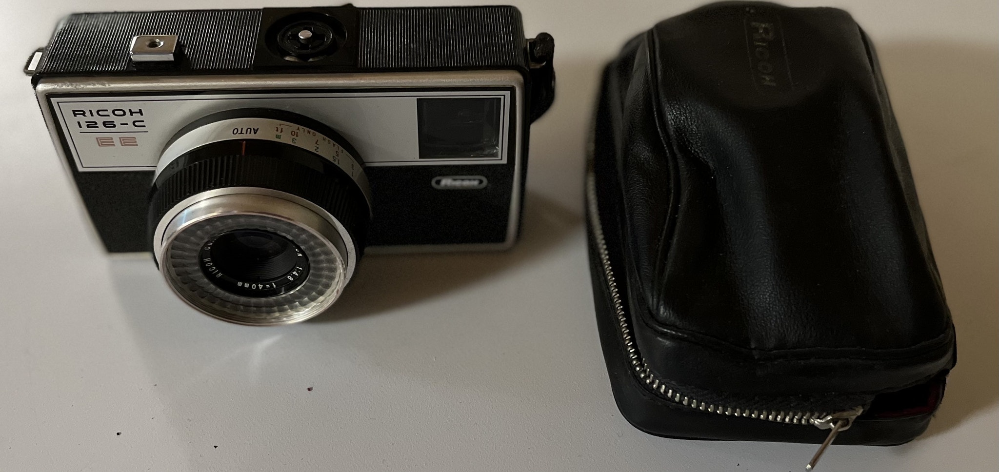 Retro kamera - Ricoh