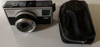 Retro kamera - Ricoh