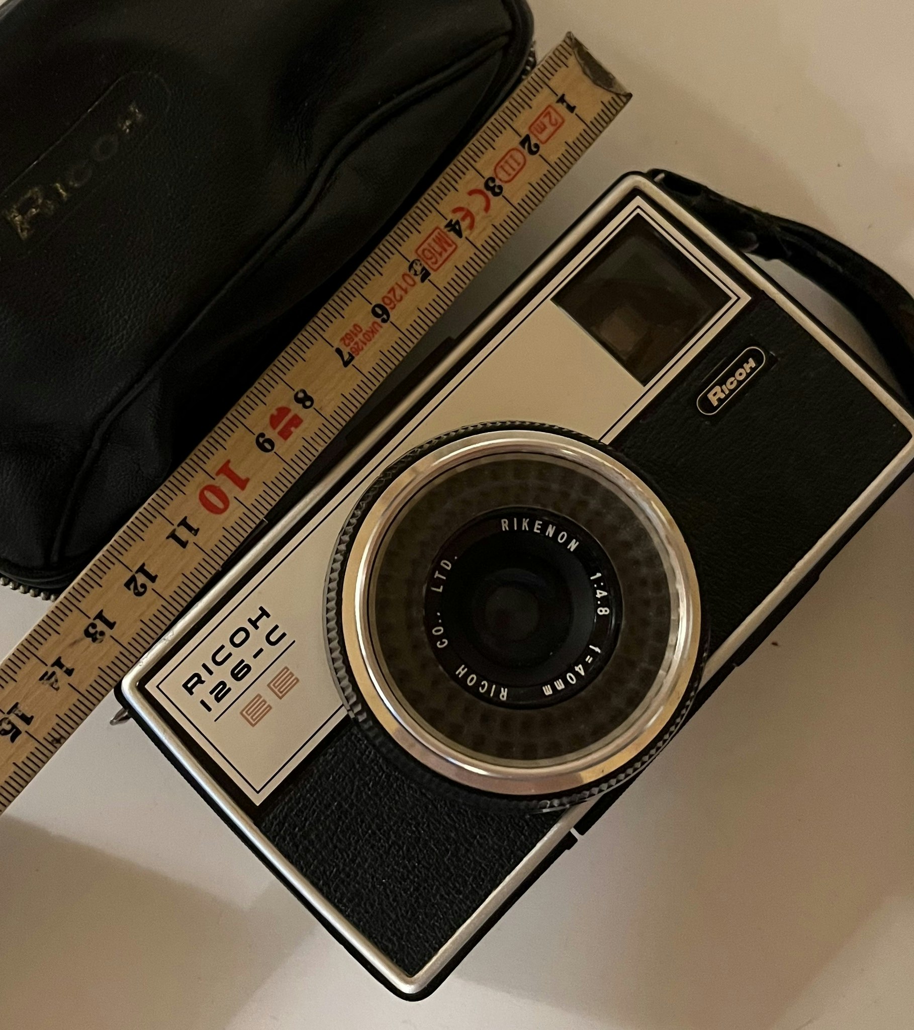 Retro kamera - Ricoh