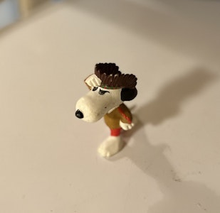 Snoopy indianer figur