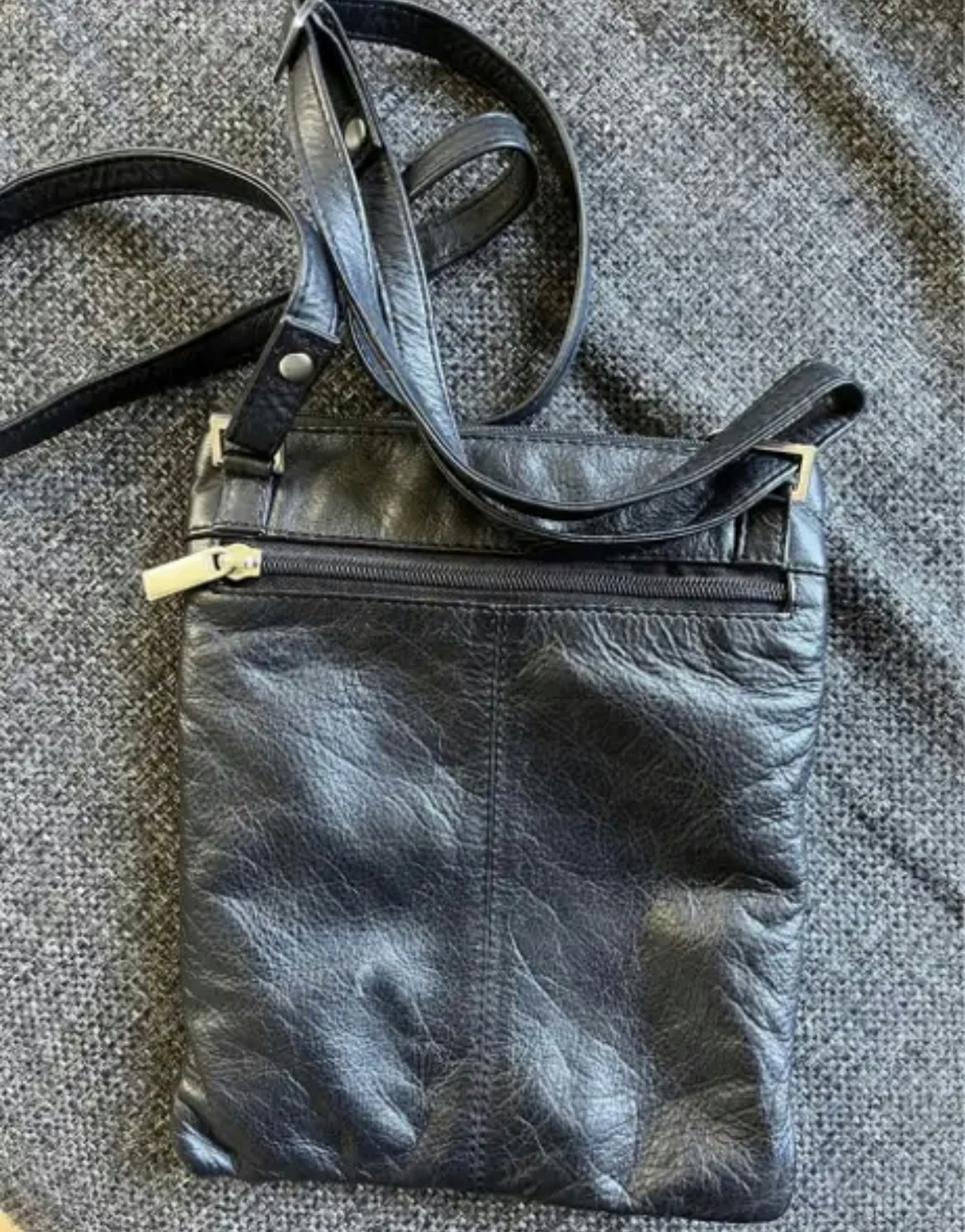 Crossbody taske