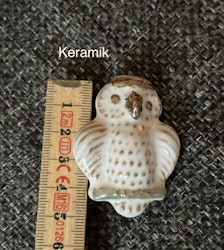 Broche i keramik - ugle