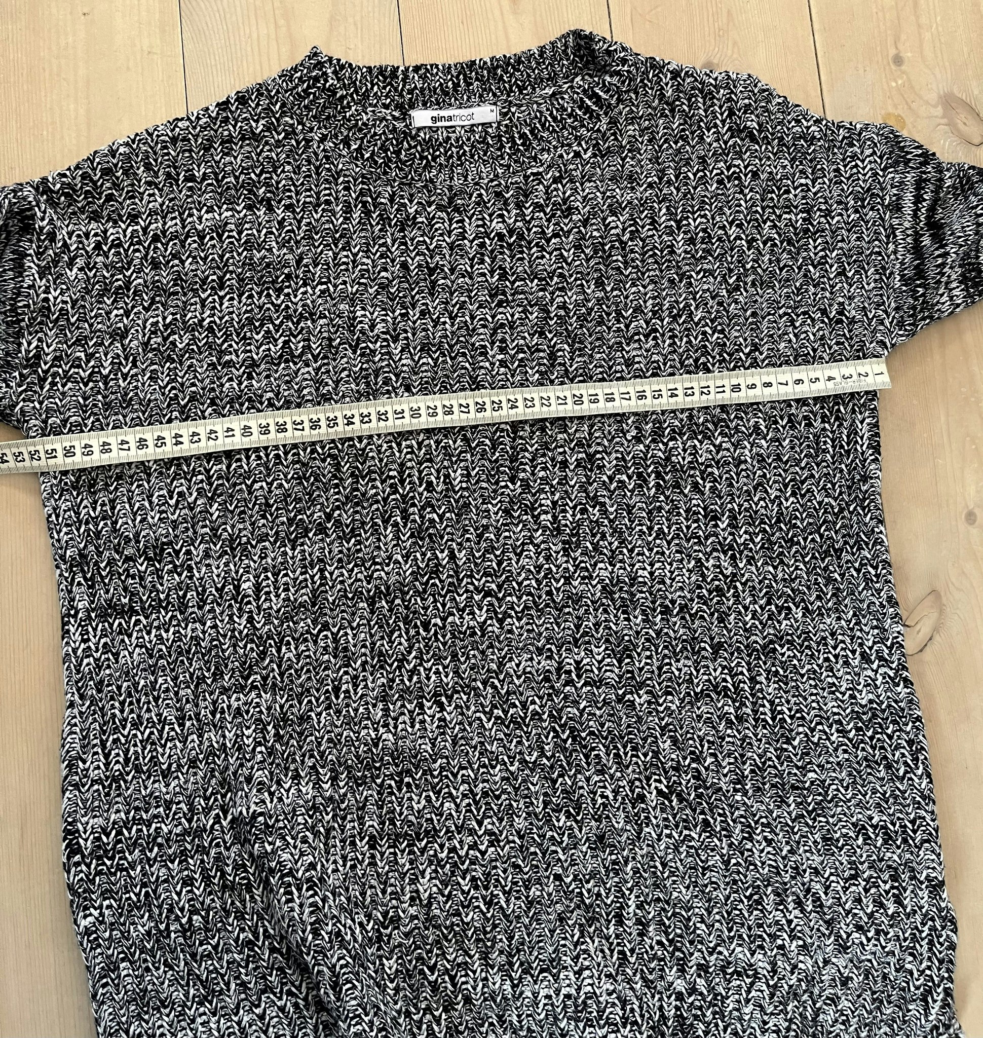 Gina Tricot - str. M