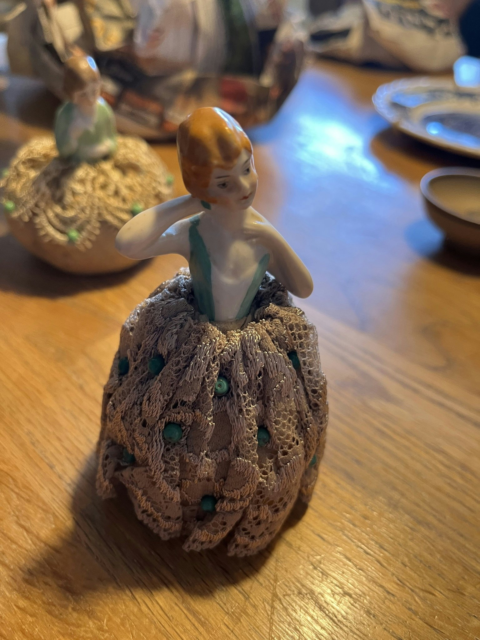 Nålepude med halv dame