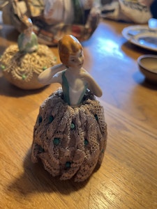 Nålepude med halv dame