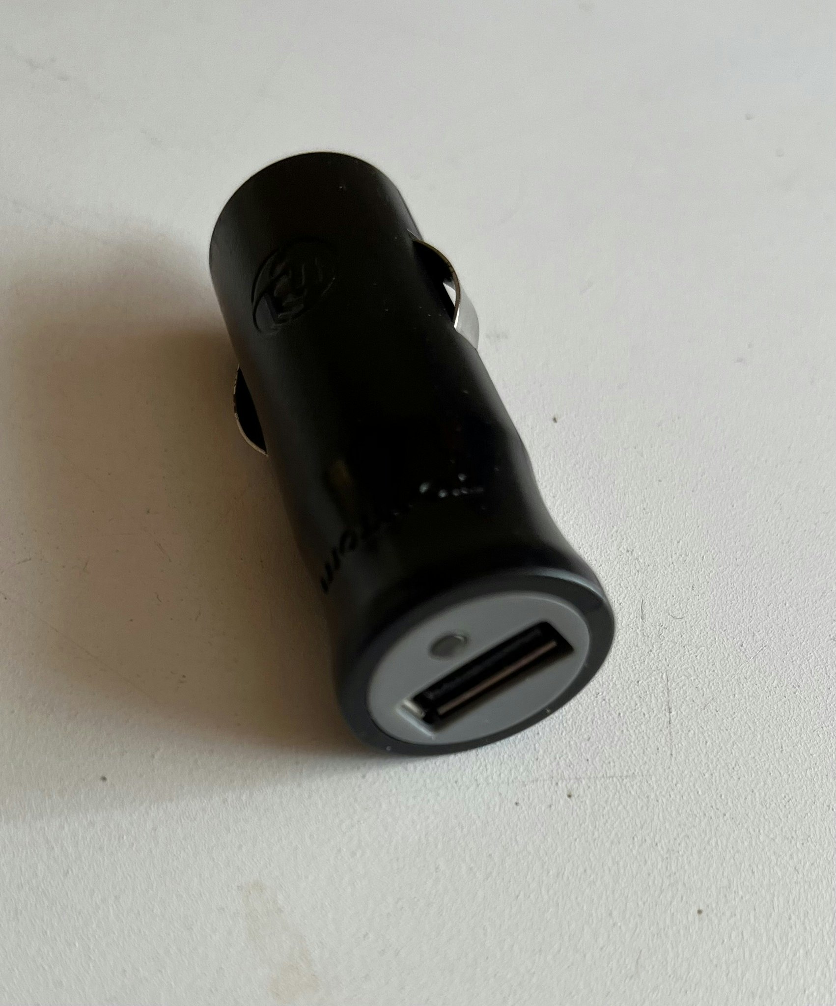 Biloplader med USB