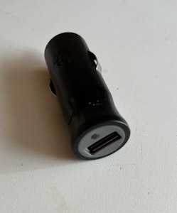 Biloplader med USB