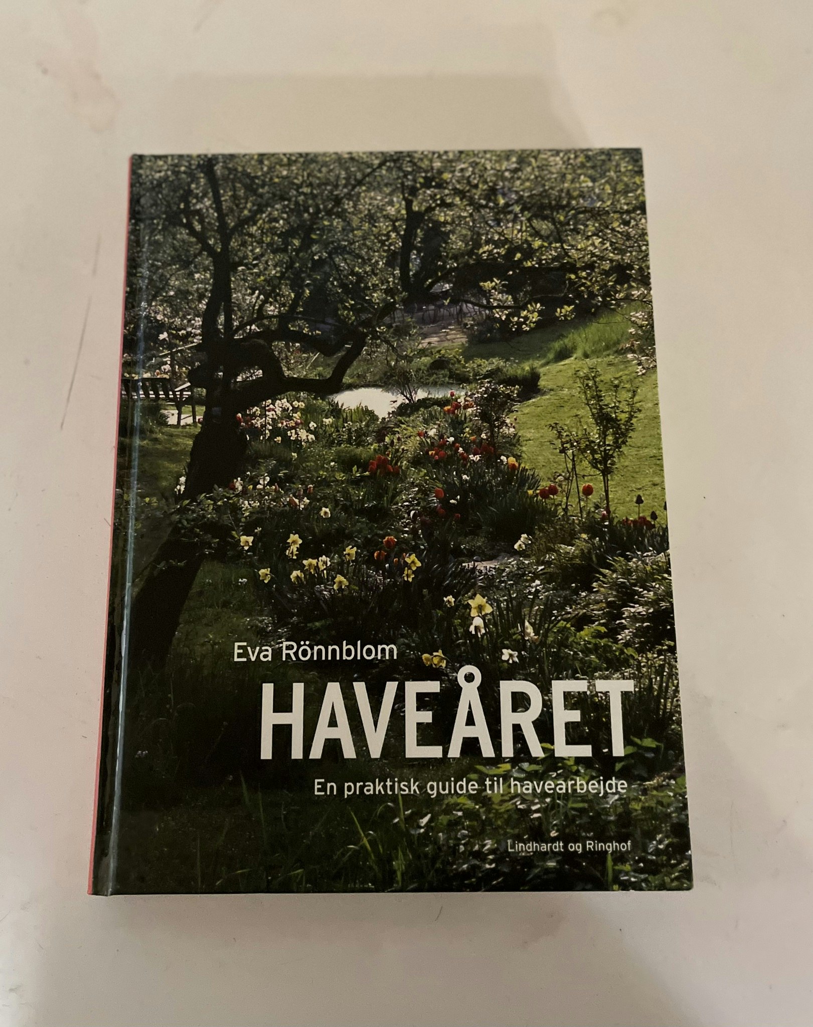 Bog - Haveåret