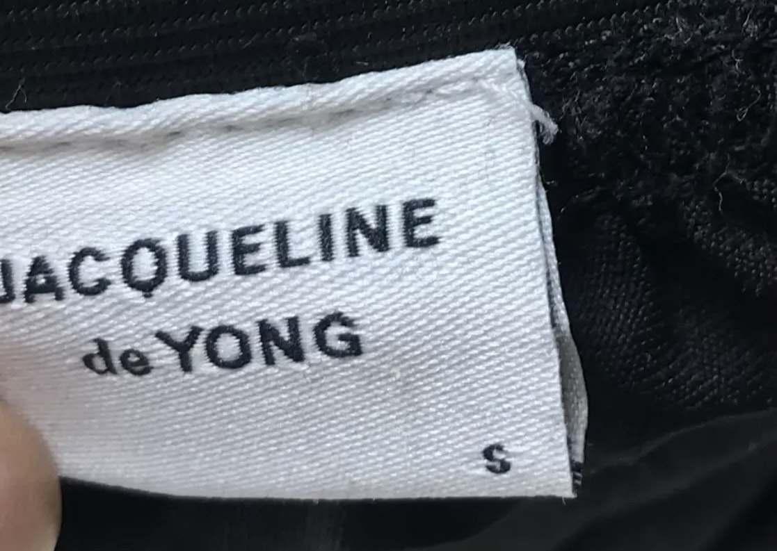 Jacqueline De Yong - str. S