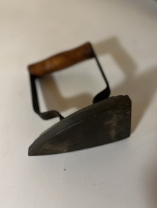 Gammelt strygejern