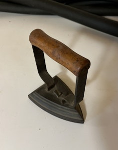 Gammelt strygejern