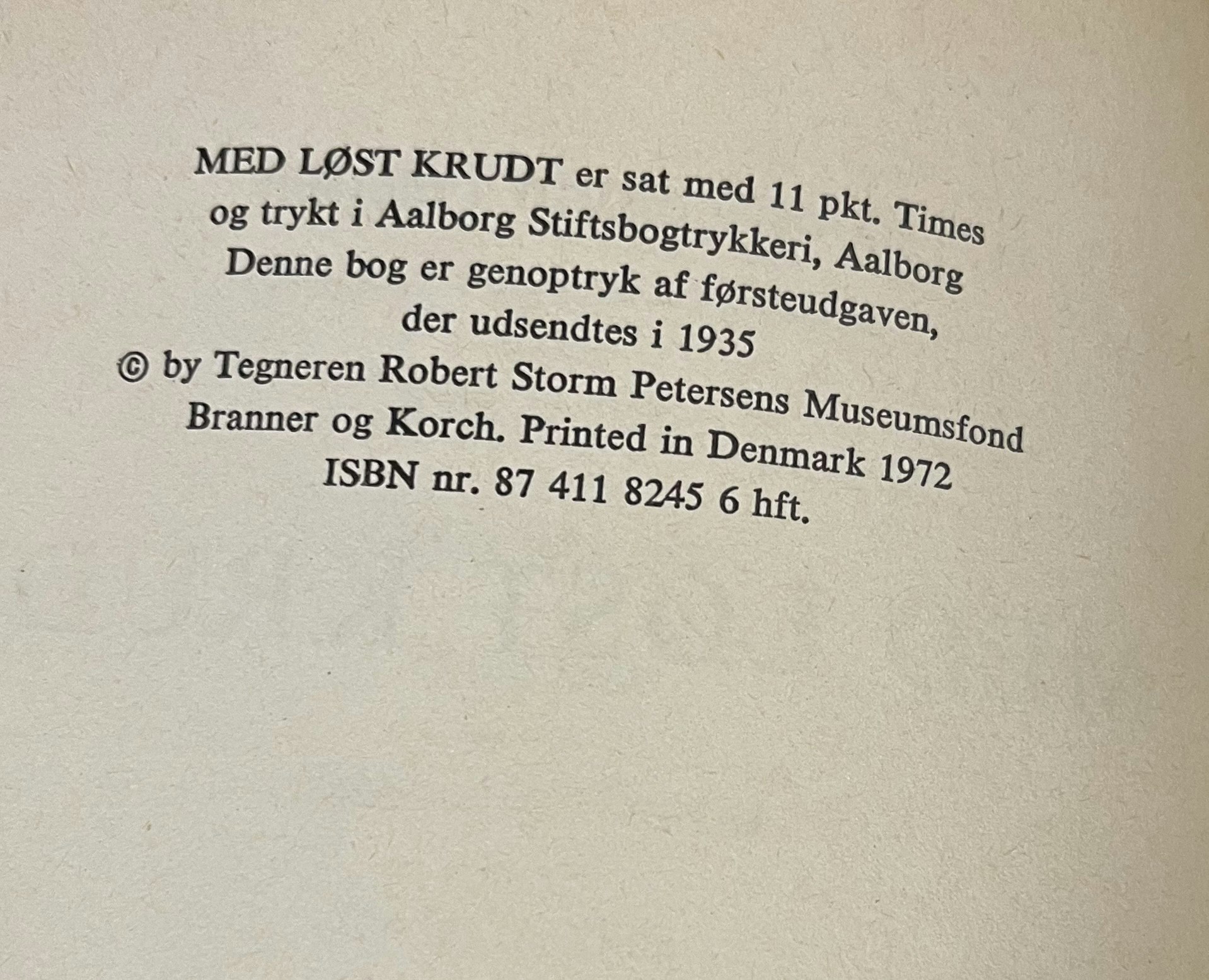 Med løst krudt