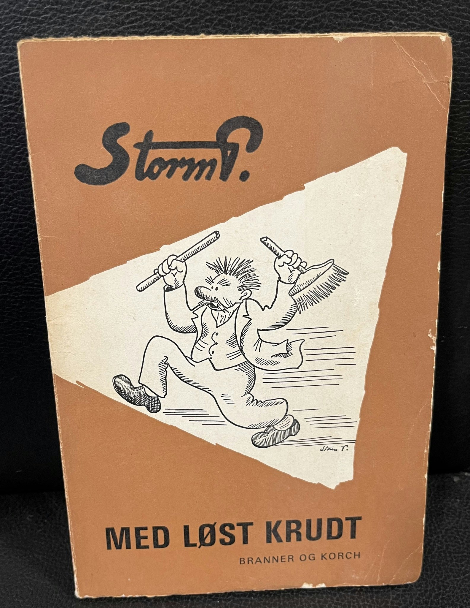 Med løst krudt