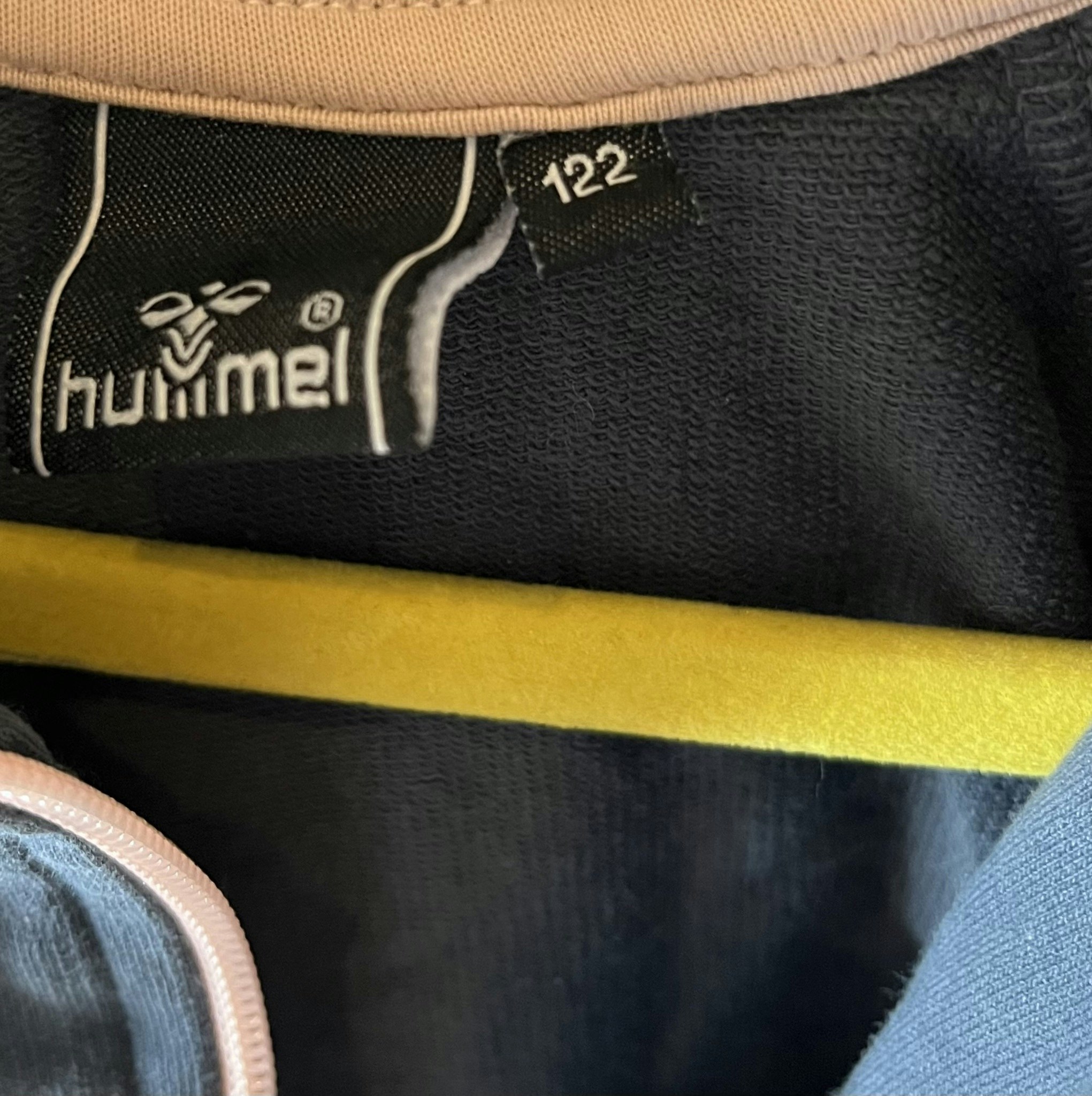 Hummel - str. 122