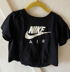Nike - str. 128 / 137