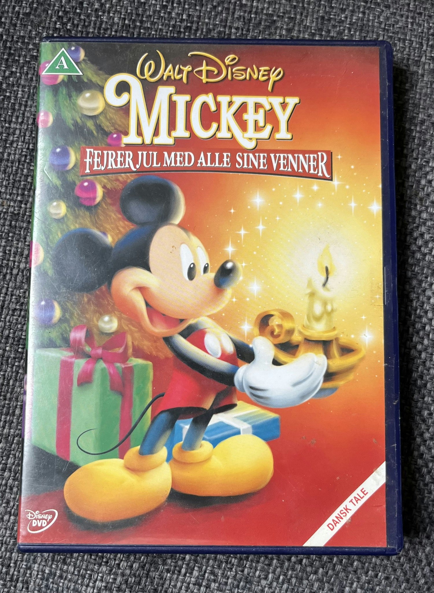 Mickey fejrer jul med alle sine venner