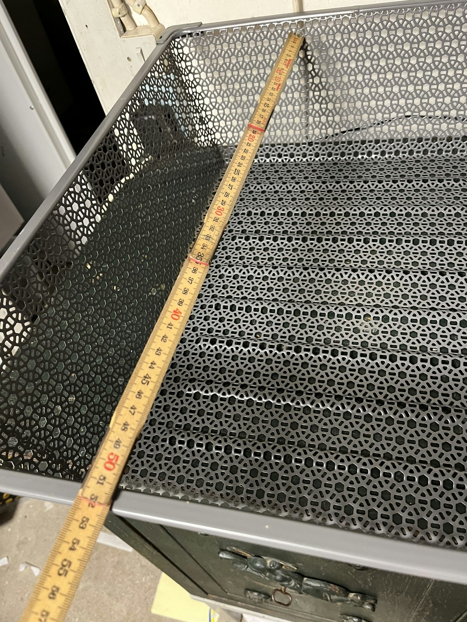 Metal kurv