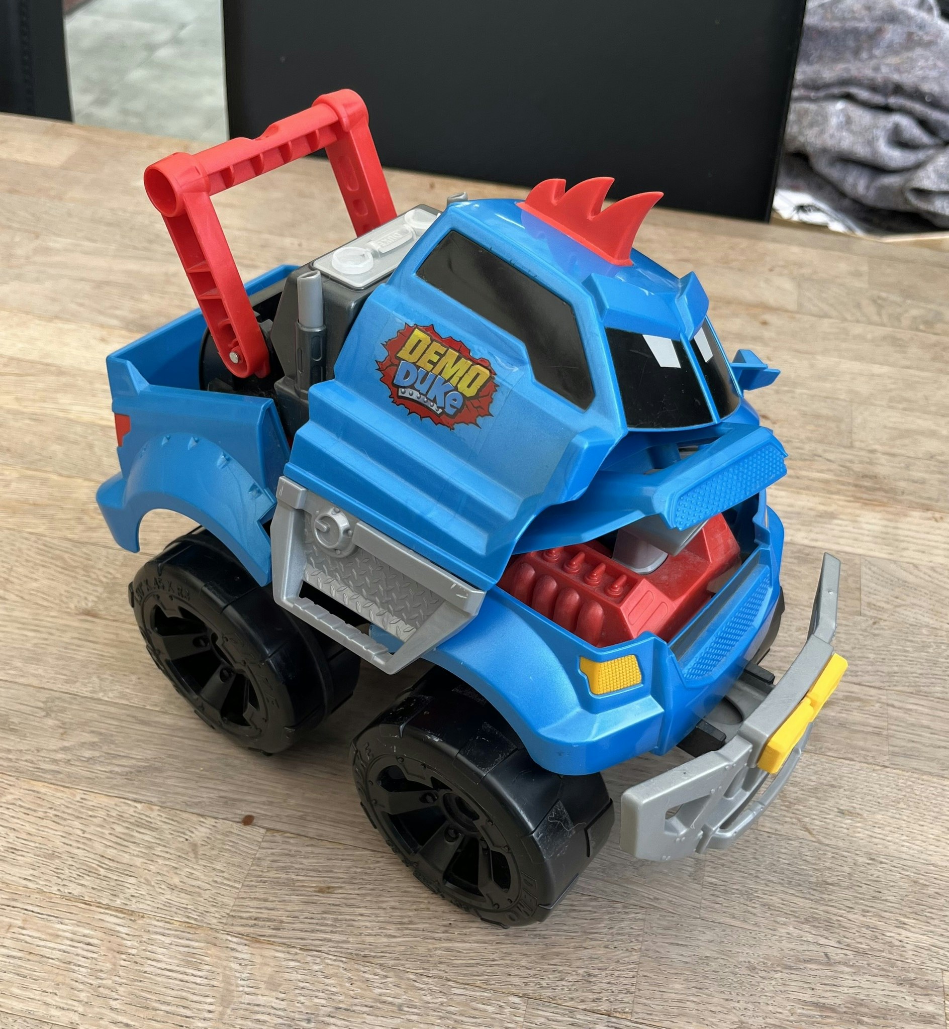 Demo Duke Bil