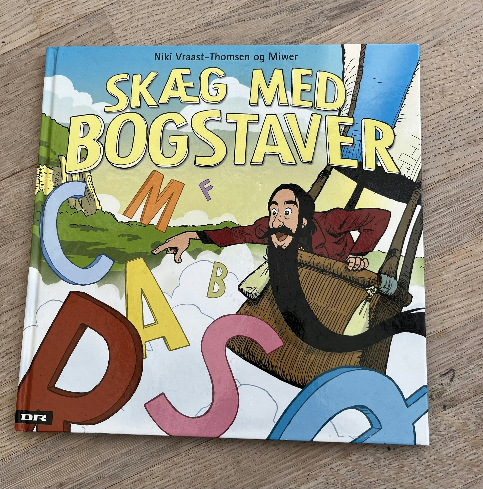 Skæg med bogstaver