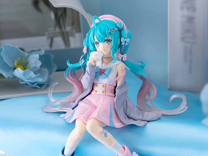 Vocaloid Hatsune Miku (Love Sailor Purple Color Ver.) Noodle Stopper Figure