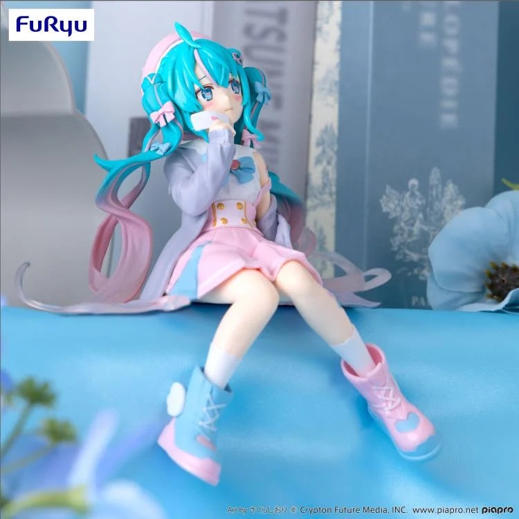Vocaloid Hatsune Miku (Love Sailor Purple Color Ver.) Noodle Stopper Figure