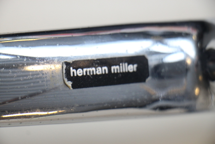 Stolar, Herman Miller EA-107 - Konstläder