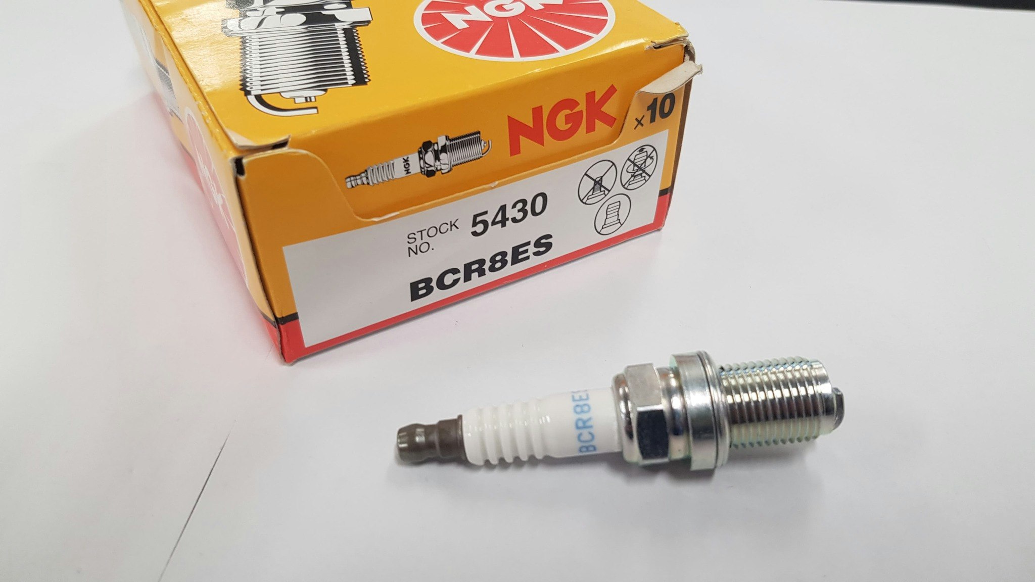 Tändstift NGK BCR8ES
