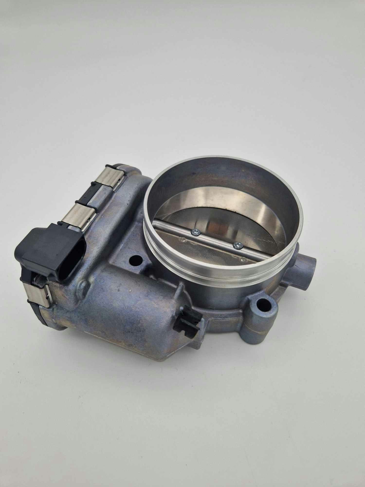 Bosch Elektroniskt Gasspjäll 82mm