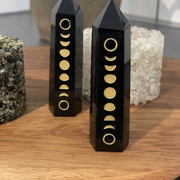 Obsidian torn med månfaserna