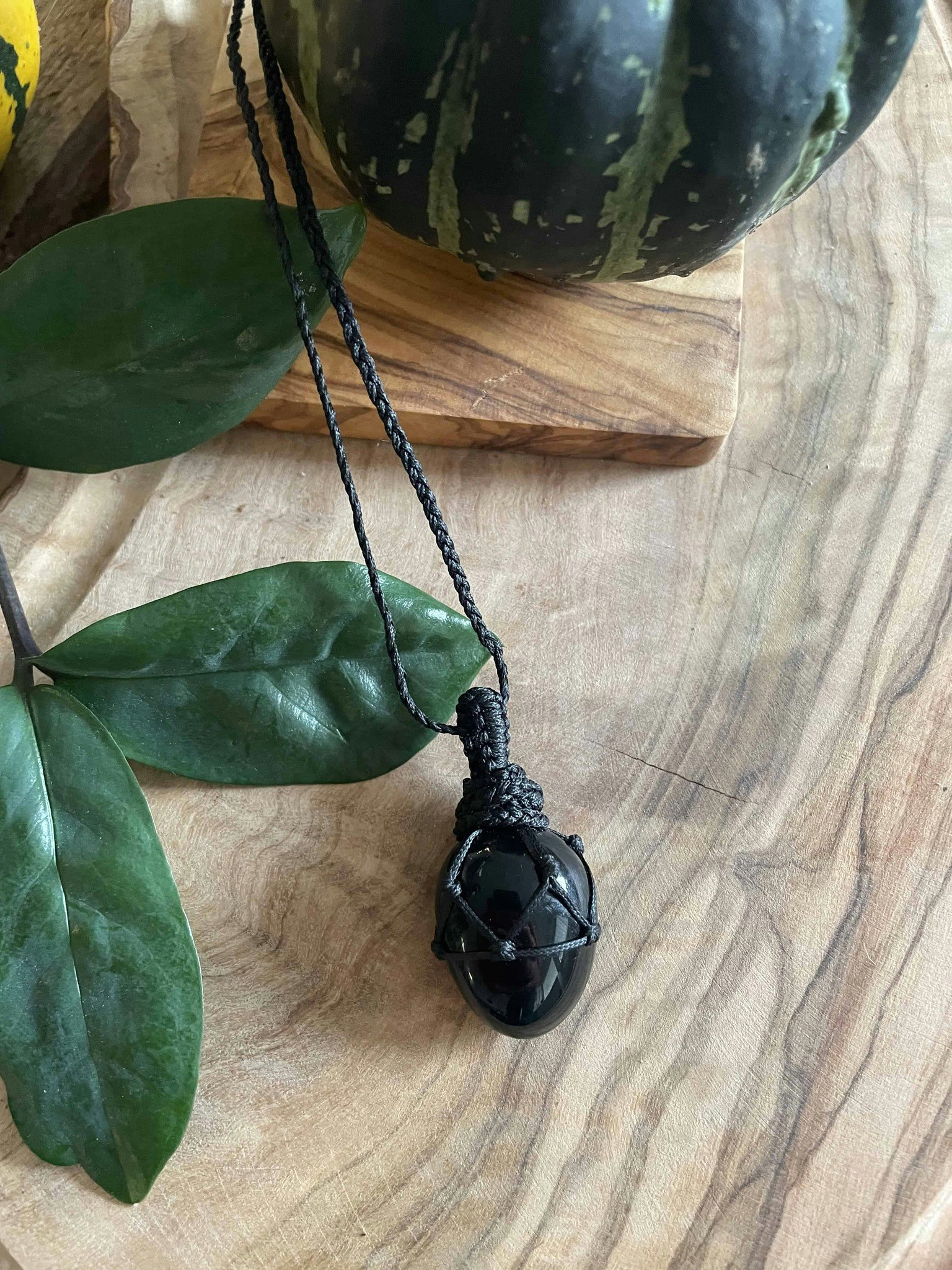 Makramé halsband med Obsidian ( Beskydd / Aurahealing )