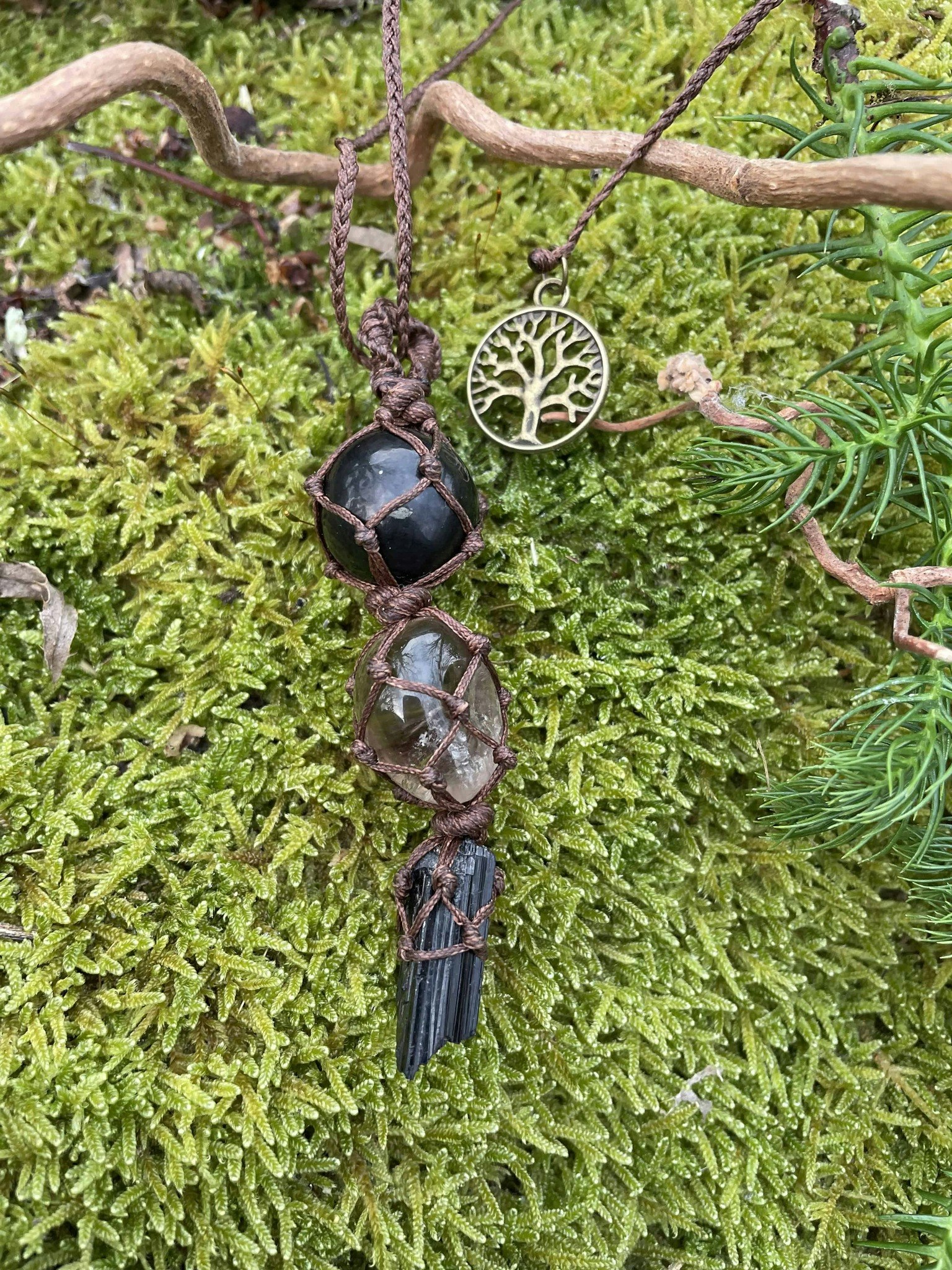 Makramé halsband för trippelbeskydd ( Beskydd /omvandlar energi / avgiftar kroppen)