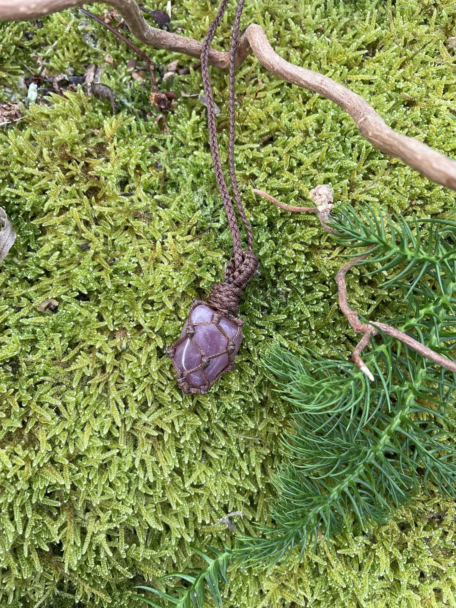 Makramé halsband med lavendelkvarts ( Självacceptans / konflikt lösare)